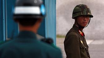 Близо 800 000 млади севернокорейци се записаха като  доброволци или