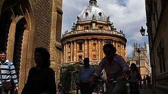 Десетки хиляди души персонал в британските университети започнаха поредна 72 часова