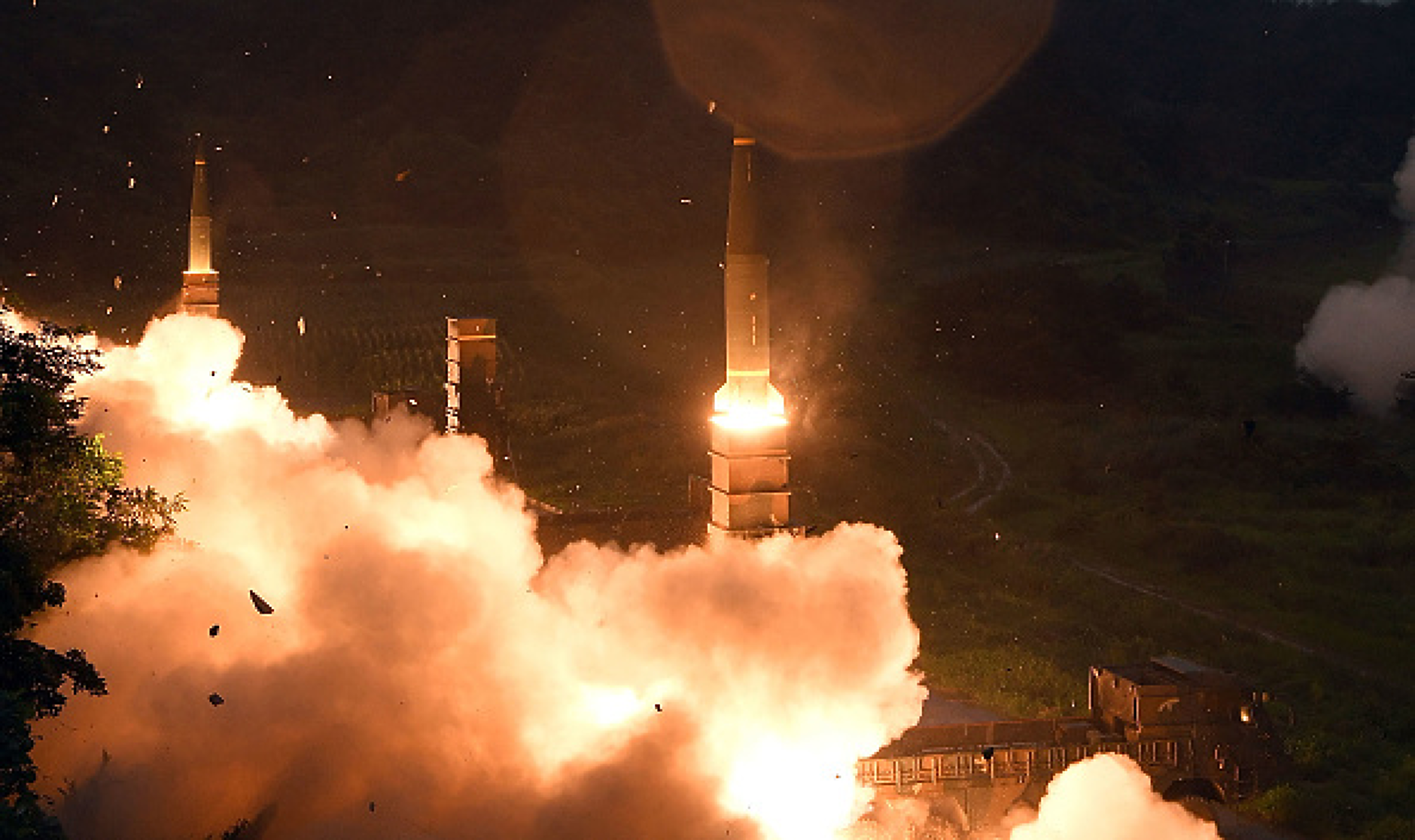 Северна Корея изстреля най-голямата си междуконтиненталната балистична ракета 