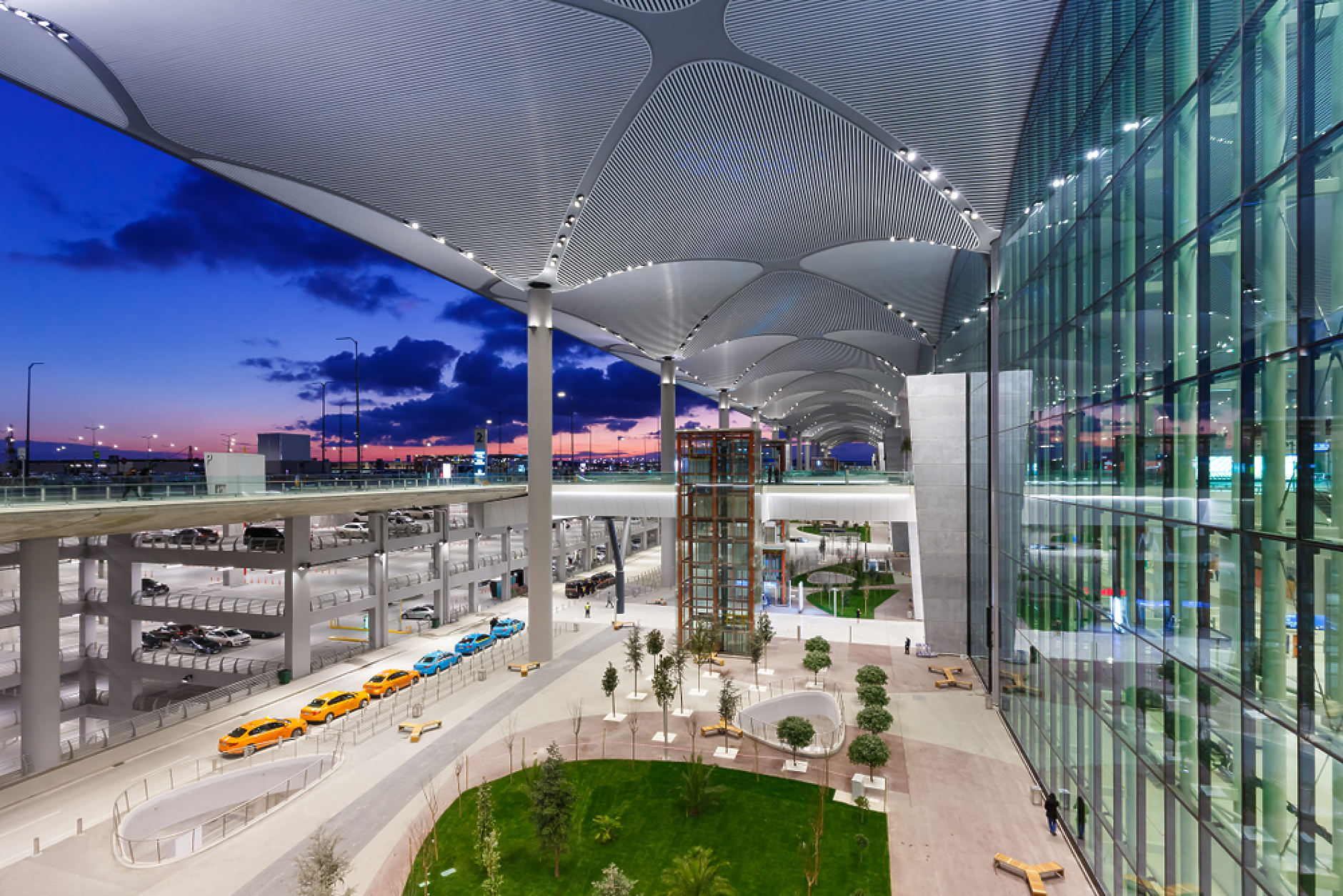 Един от терминалите на новото летище в Истанбул. Снимка: Shutterstock