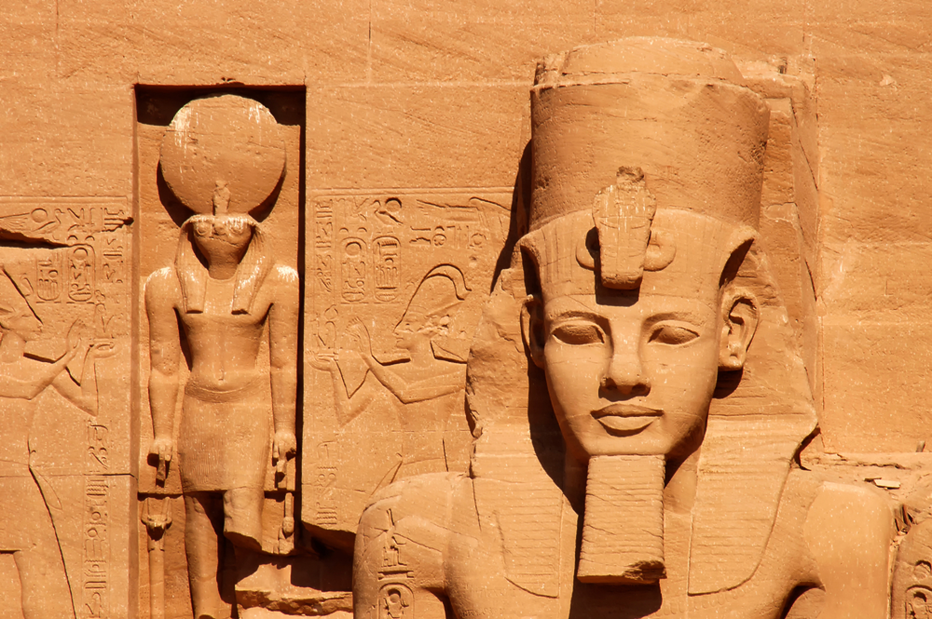 Археолози откриха статуя на най-могъщия египетски фараон  Рамзес II 