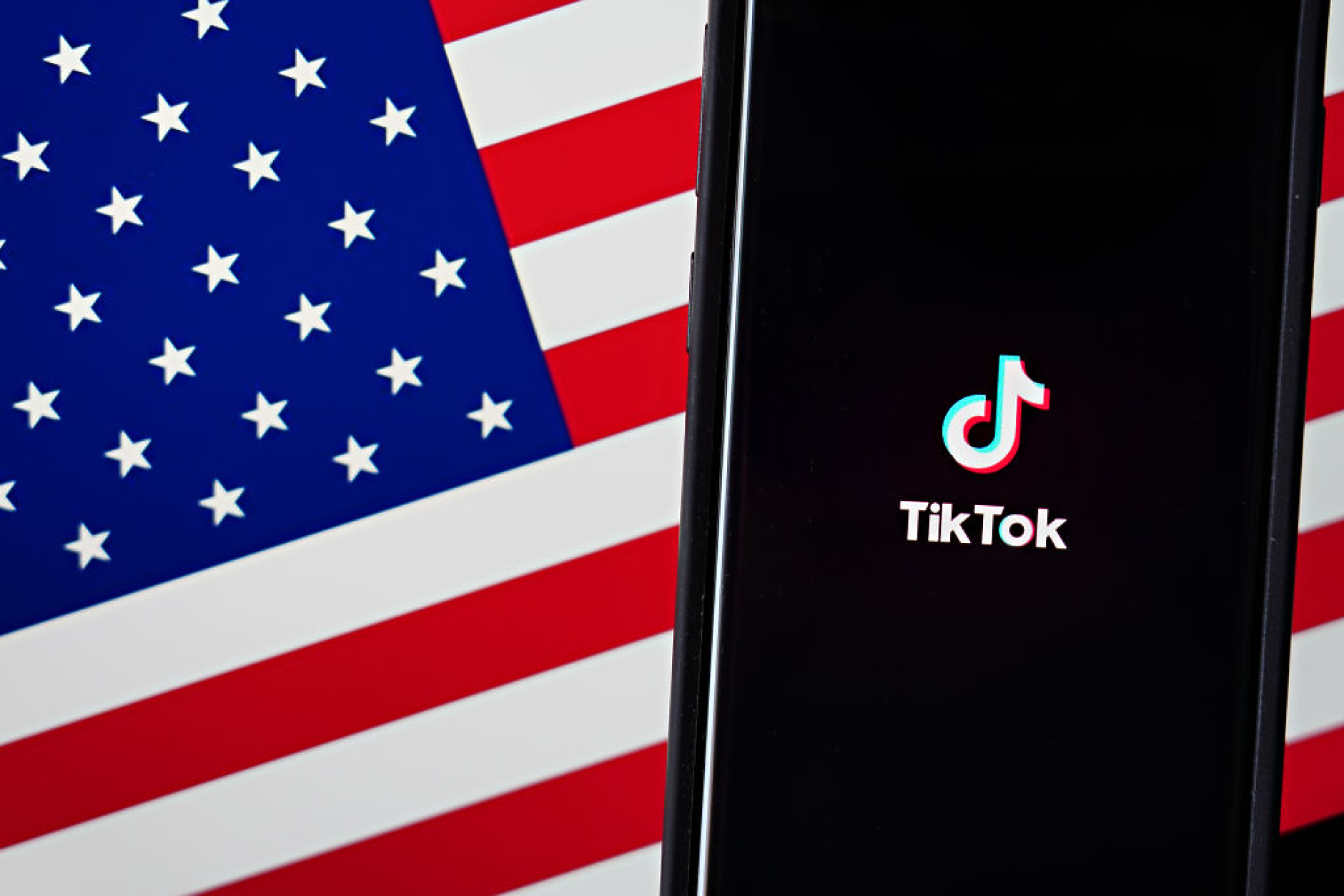 САЩ заплашват TikTok със забрана, ако няма промяна в собствеността
