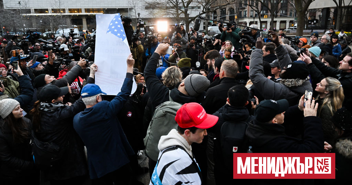 Барикади бяха издигнати около сградата на съда в Манхатън, където