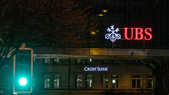 UBS се съгласи да купи изпадналата в затруднения конкурента швейцарска