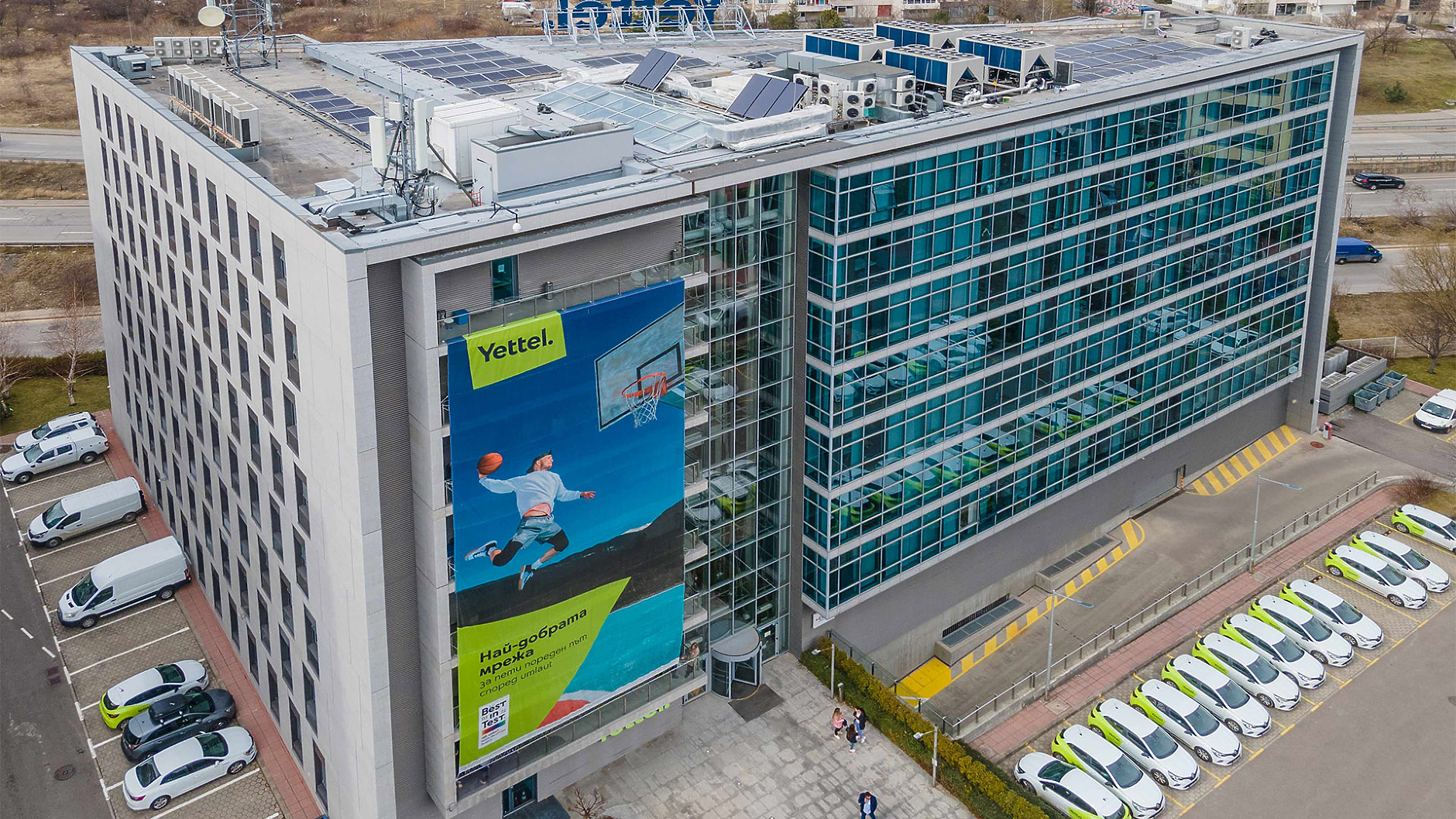 Мрежата на Yettel става зелена с електроенергия от възобновяеми източници