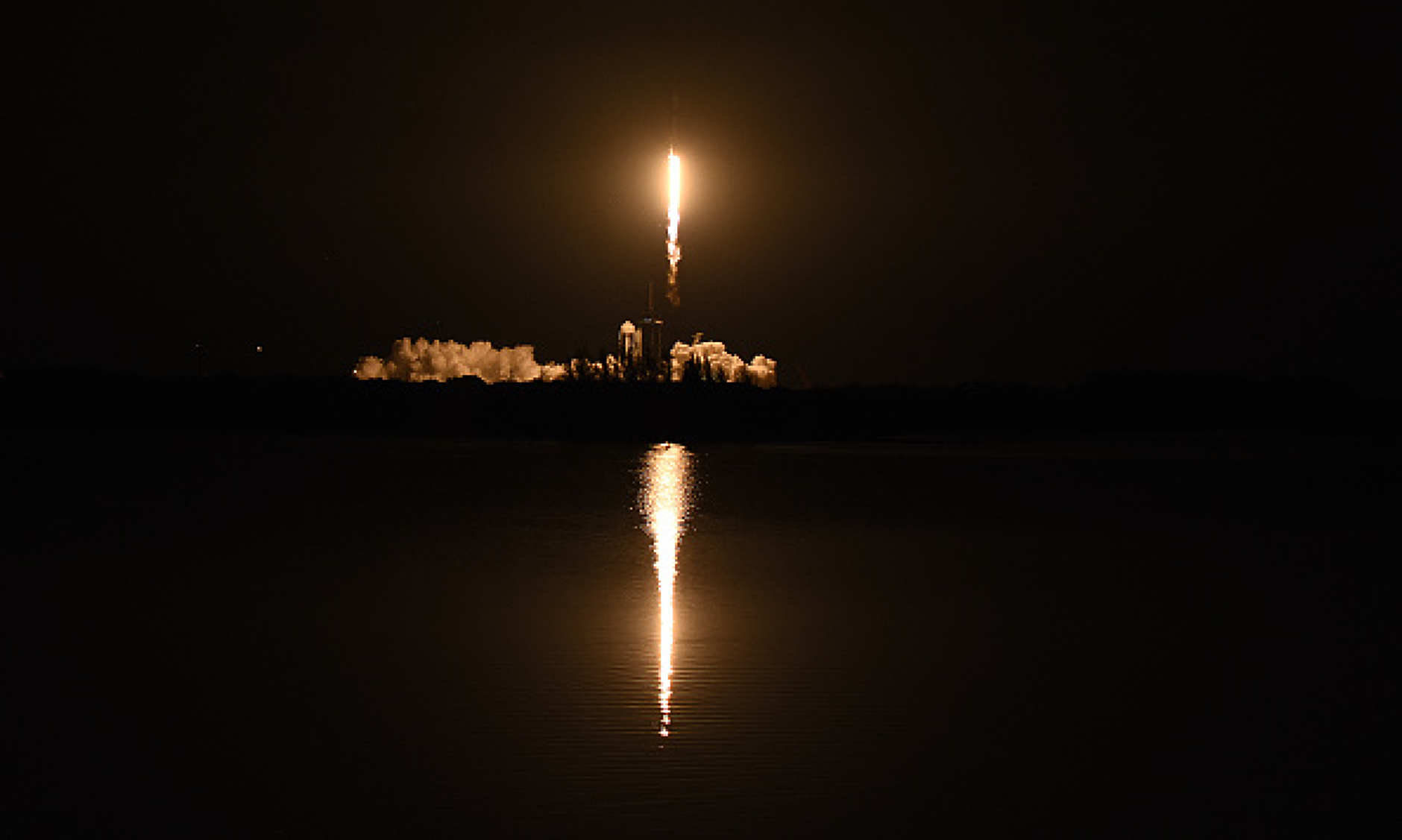 14 спътника на SpaceX ще дебнат за ракетно нападение срещу космическите сили на САЩ