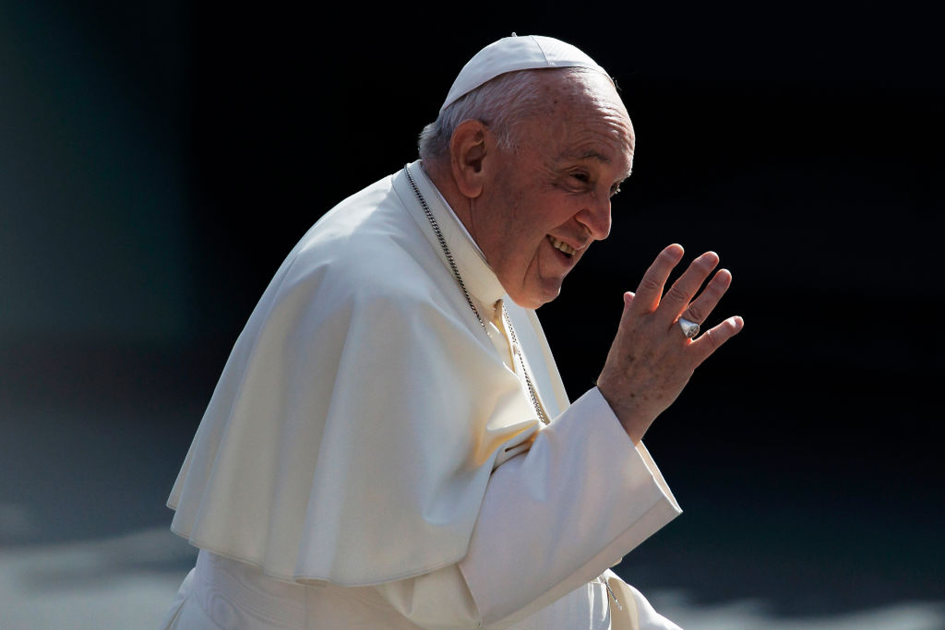 Изписаха Папа Франциск от болницата в Рим след тридневен престой