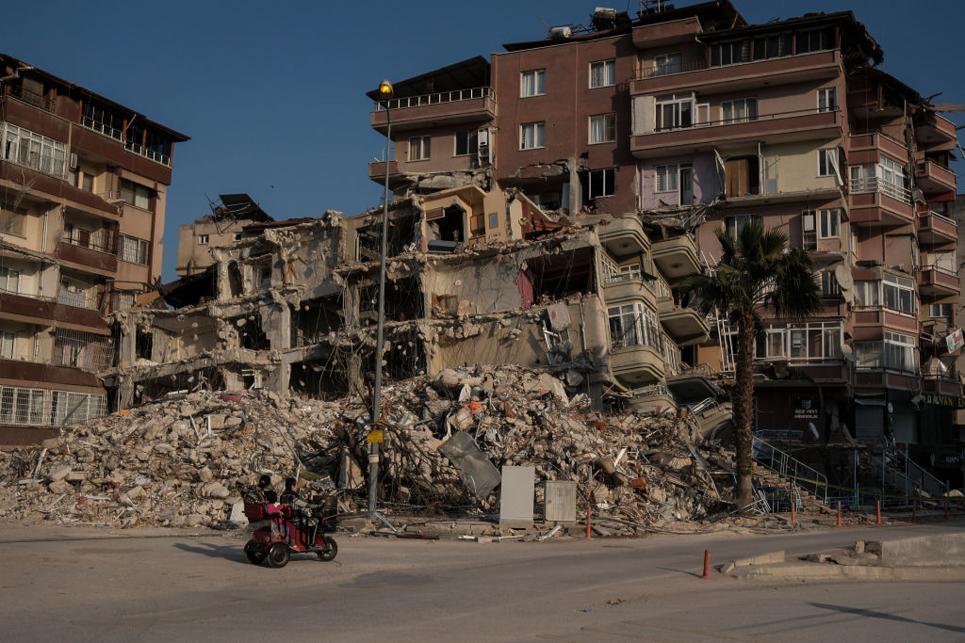 Близо 4000 сгради в Адана ще бъдат разрушени