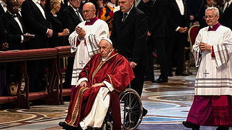 Папа Франциск ще води литургията на Великденско бдение която трябва