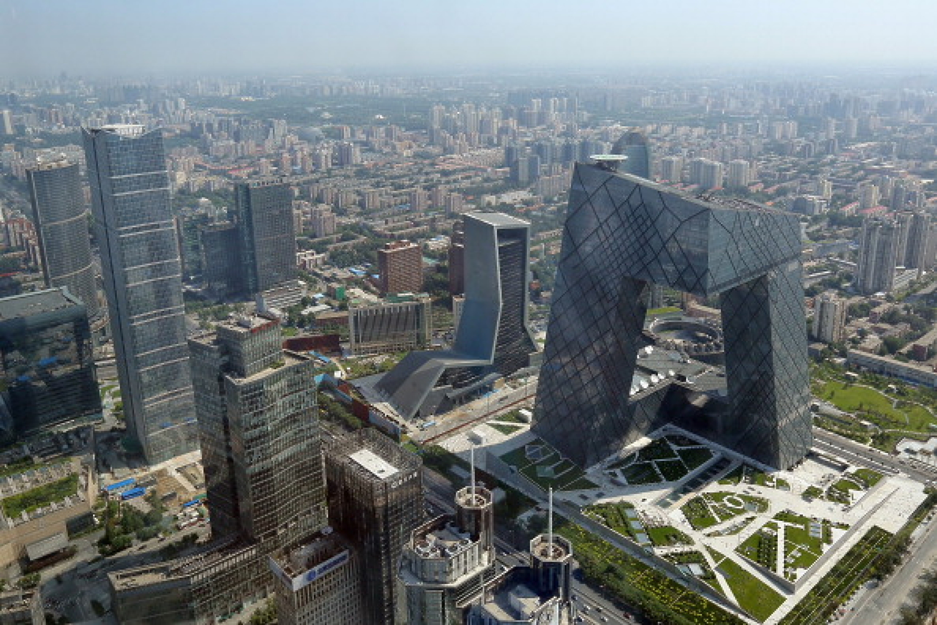 NYT: Градове в Китай са затънали в дългове, но продължават да харчат пари