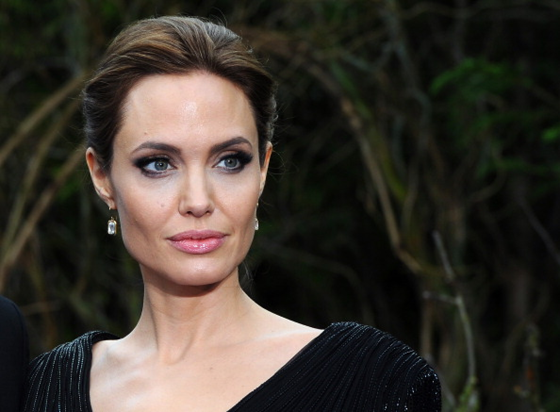 Анджелина Джоли пуска собствена марка дрехи и бижута