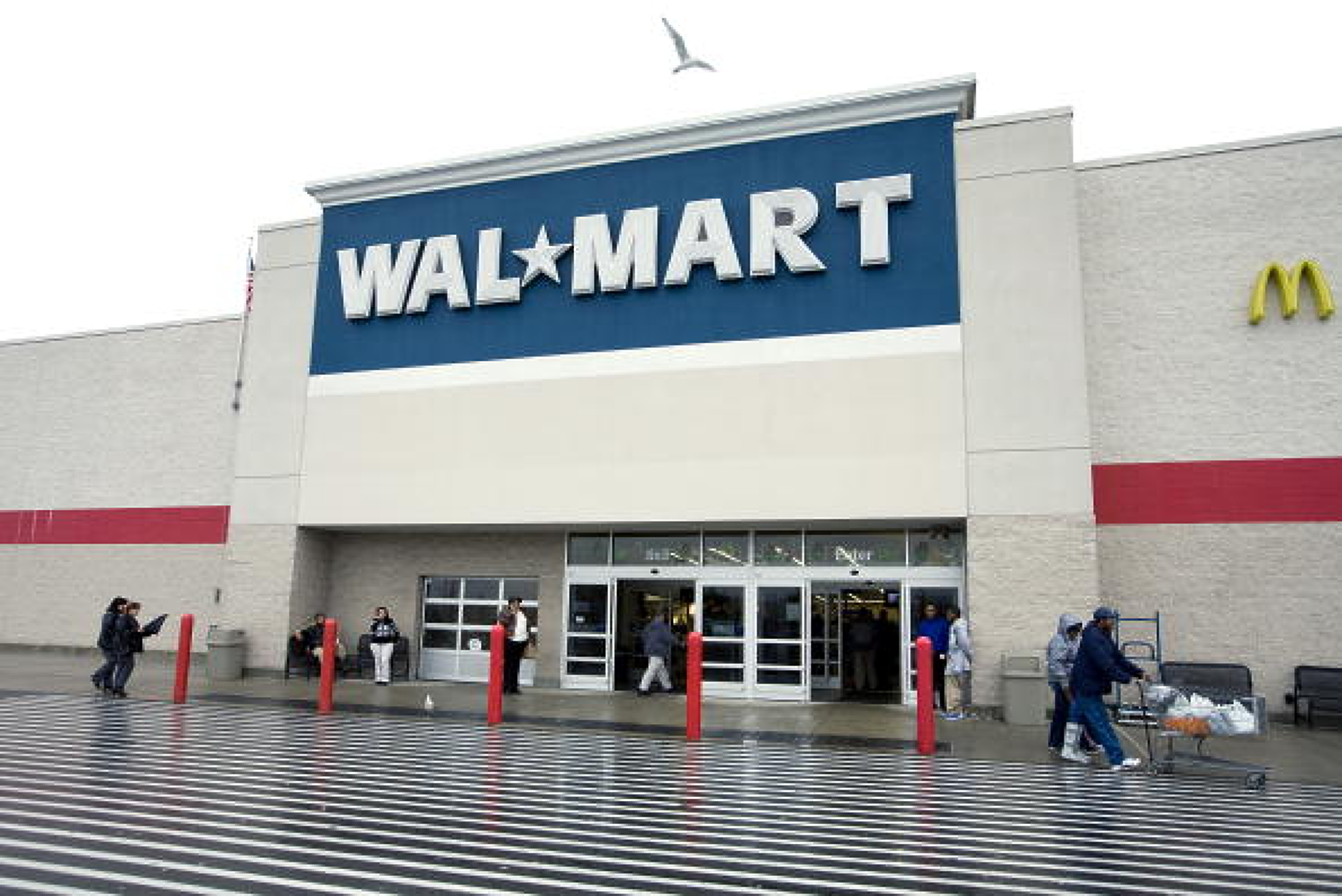 Walmart ще автоматизира две трети от магазините си до края на 2026 г.