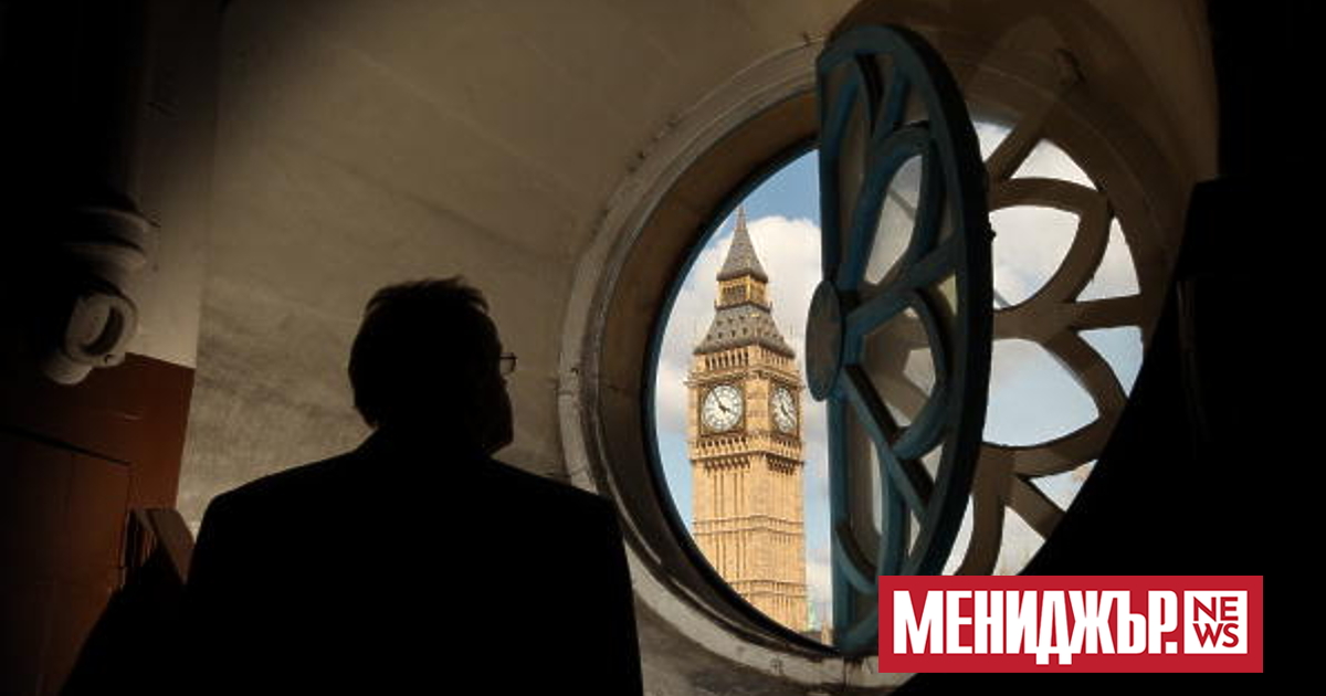 В деня на коронацията на Чарлз III, 6 май, трябва