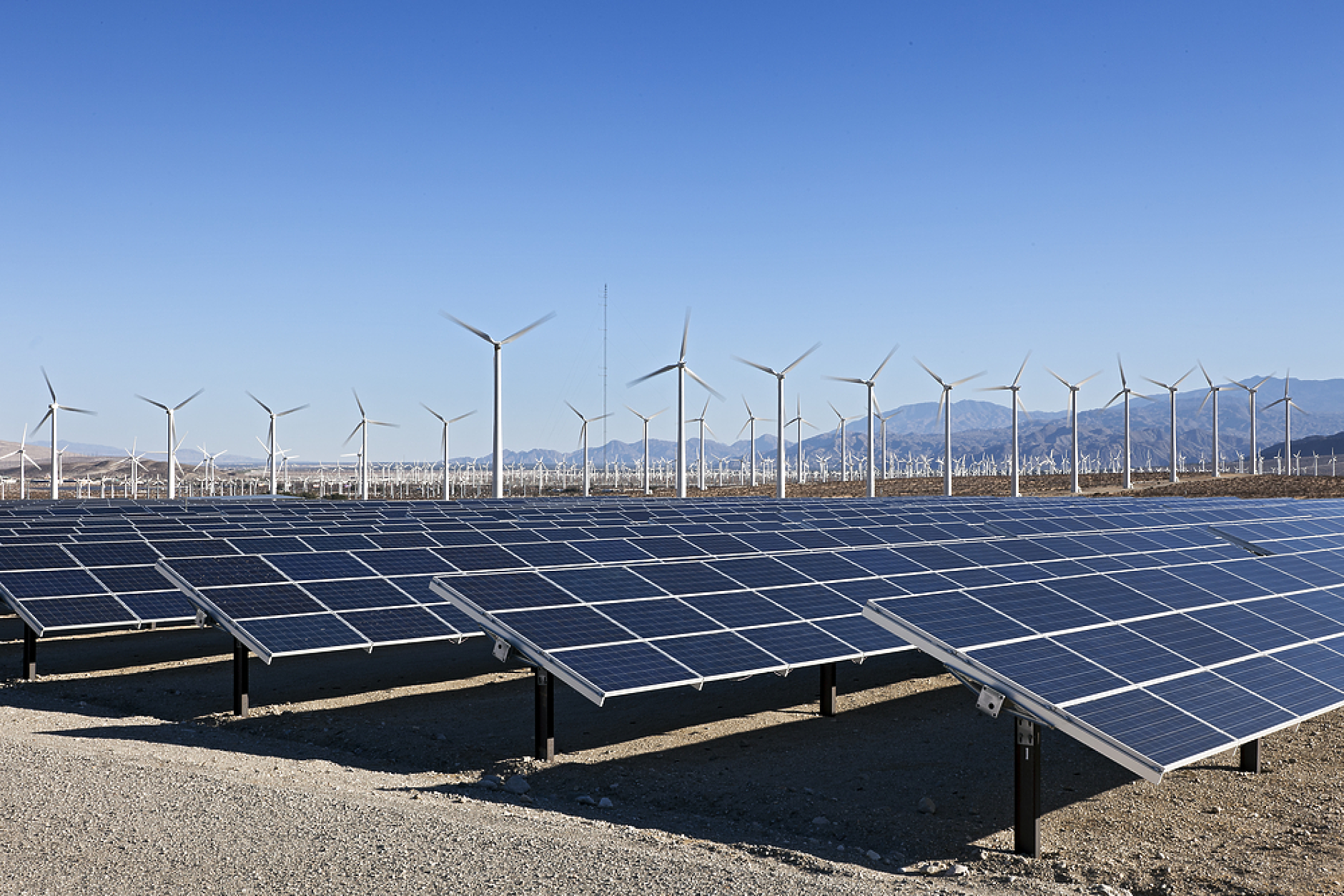 EС ще увеличи производството на енергия от възобновяеми източници до 45 на сто 