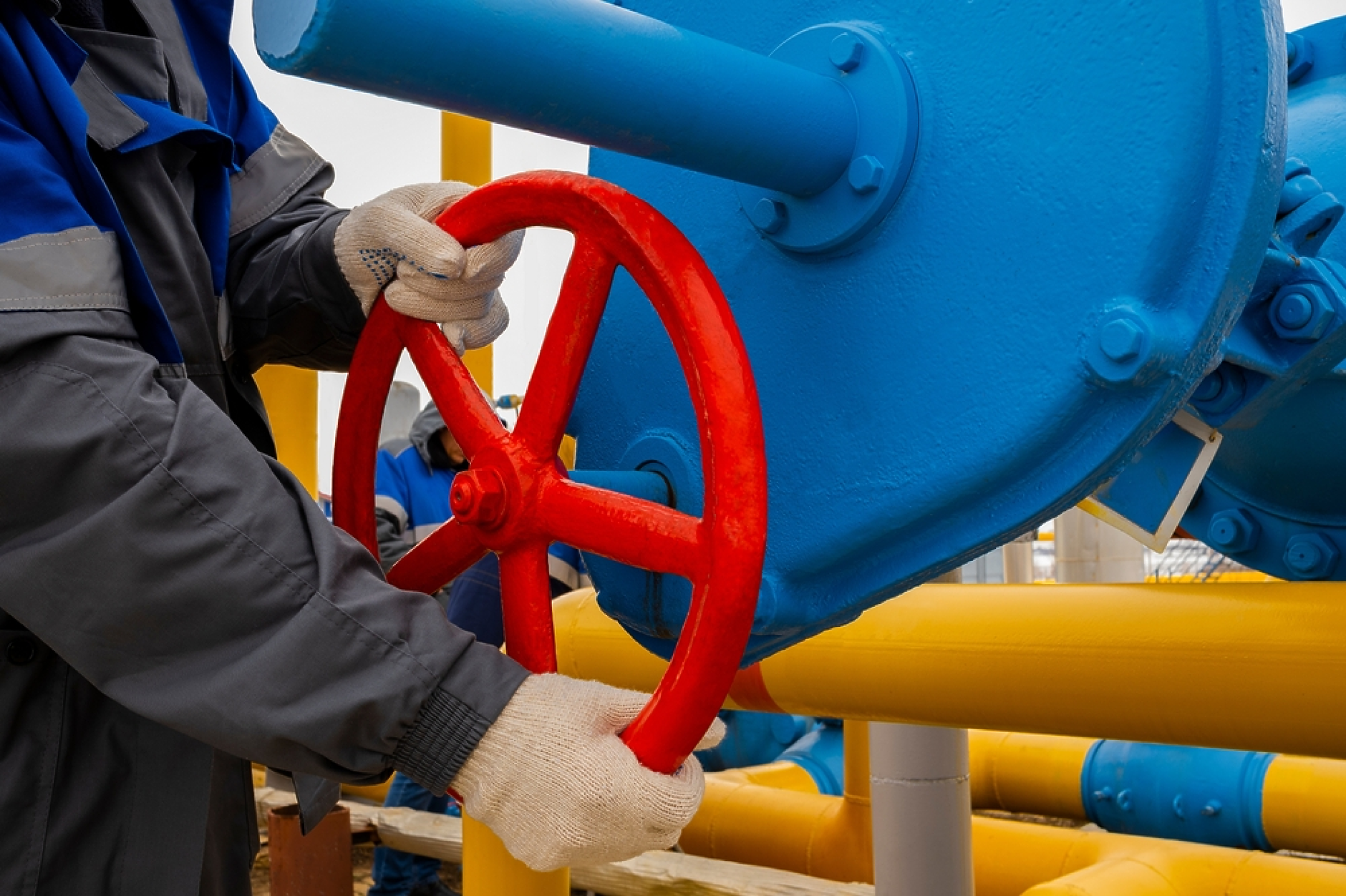 Бизнесът: Плащаме 38,6% по-скъп природен газ от борсовата му цена в Европа