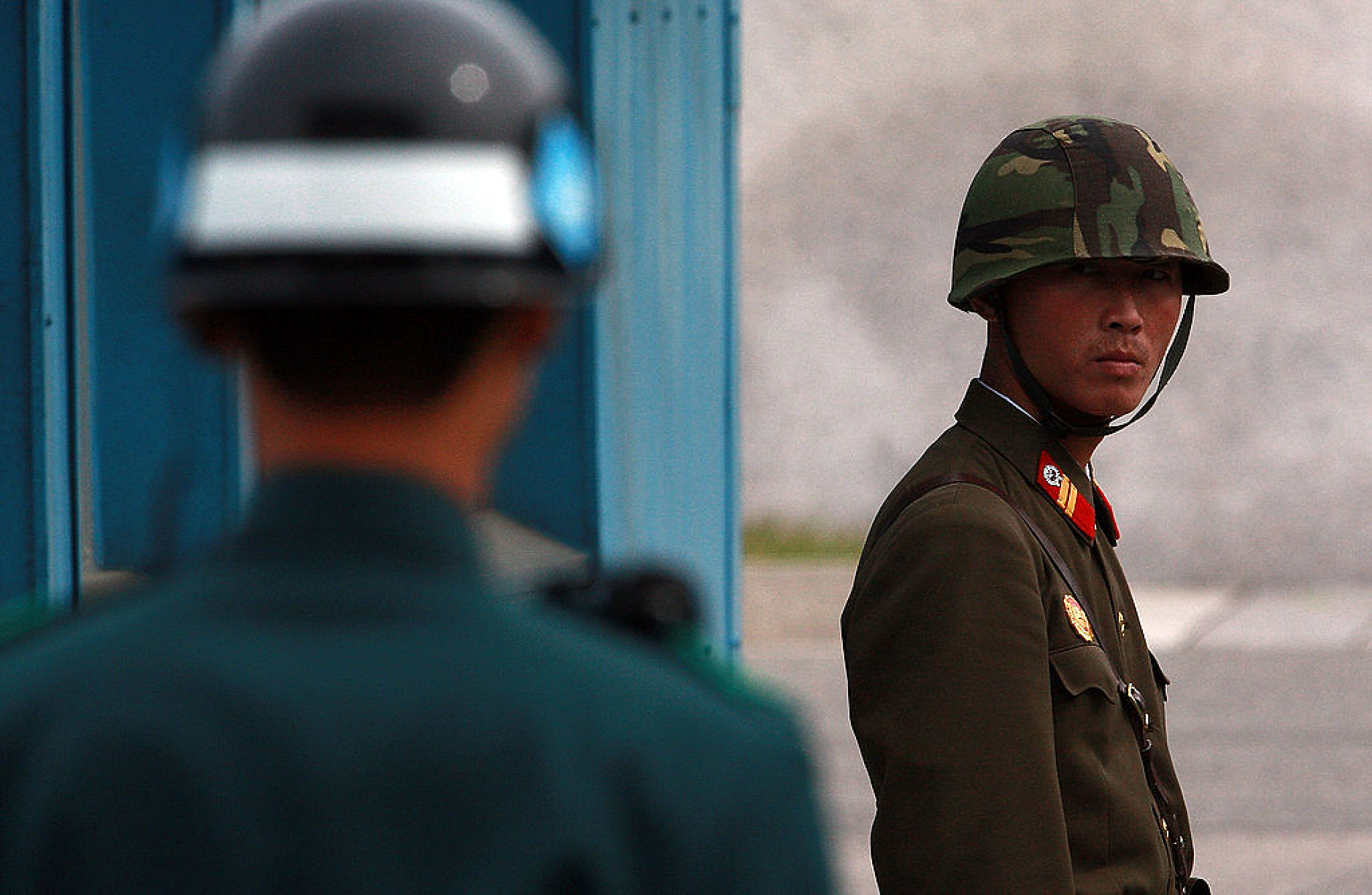 Северна Корея е спряла да отговаря на обаждания от Южна Корея