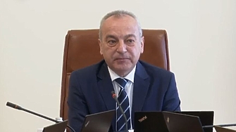 Премиерът Гълъб Донев призова депутатите да пристъпят възможно най бързо към избора