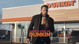 Dunkin’ пусна втората си реклама с участието на холивудската звезда