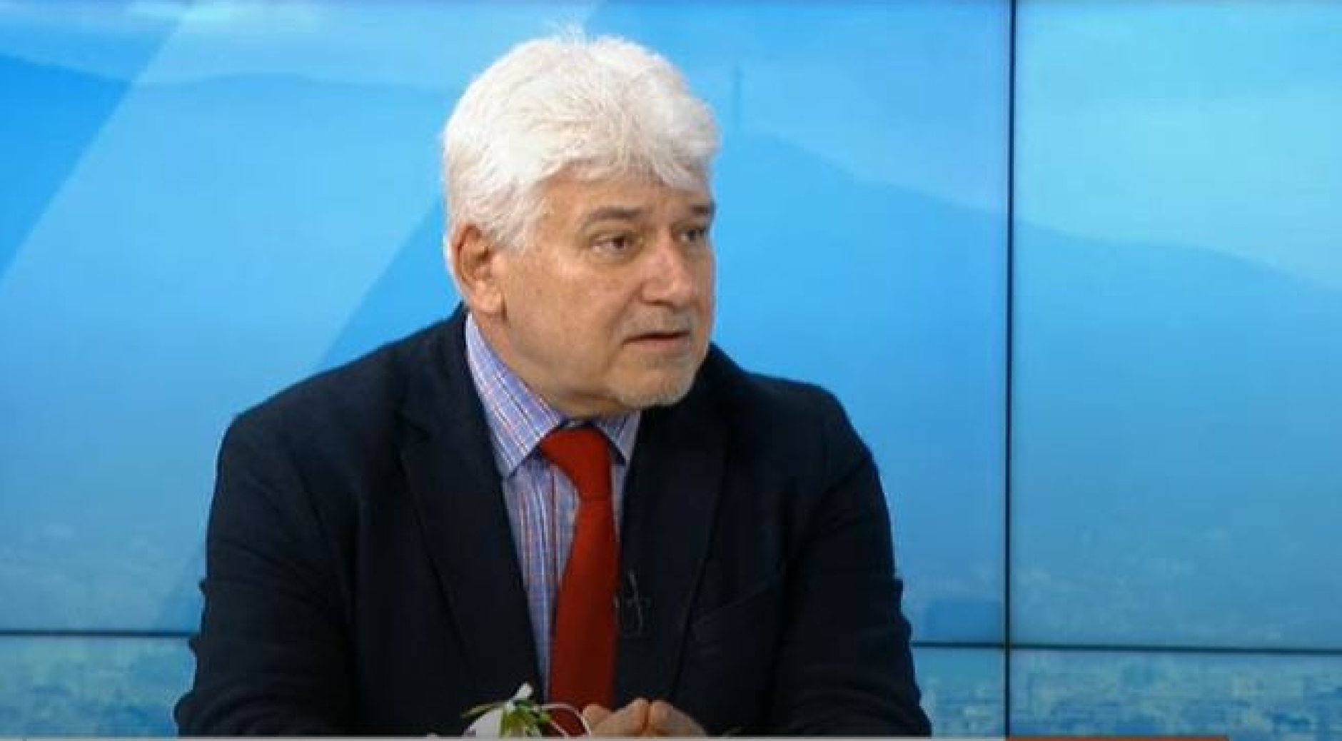 Проф. Киров: Президентът не може да задейства процедурата с мандатите, ако няма председател на НС