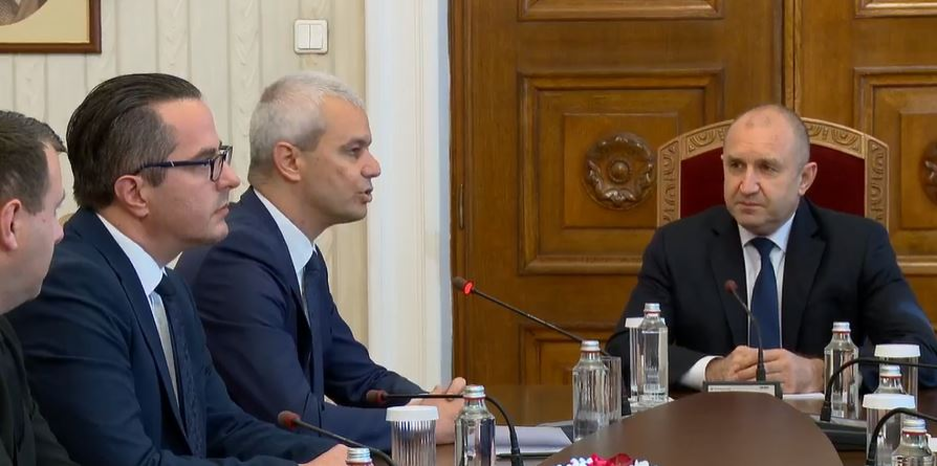 Костадинов пред президента: Всички разговори за еврозоната са опит за пълзящ държавен преврат