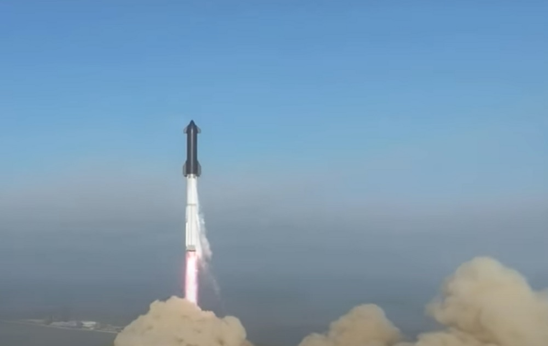 Мегаракетата на SpaceX  за пътуване до Марс полетя, но се взриви