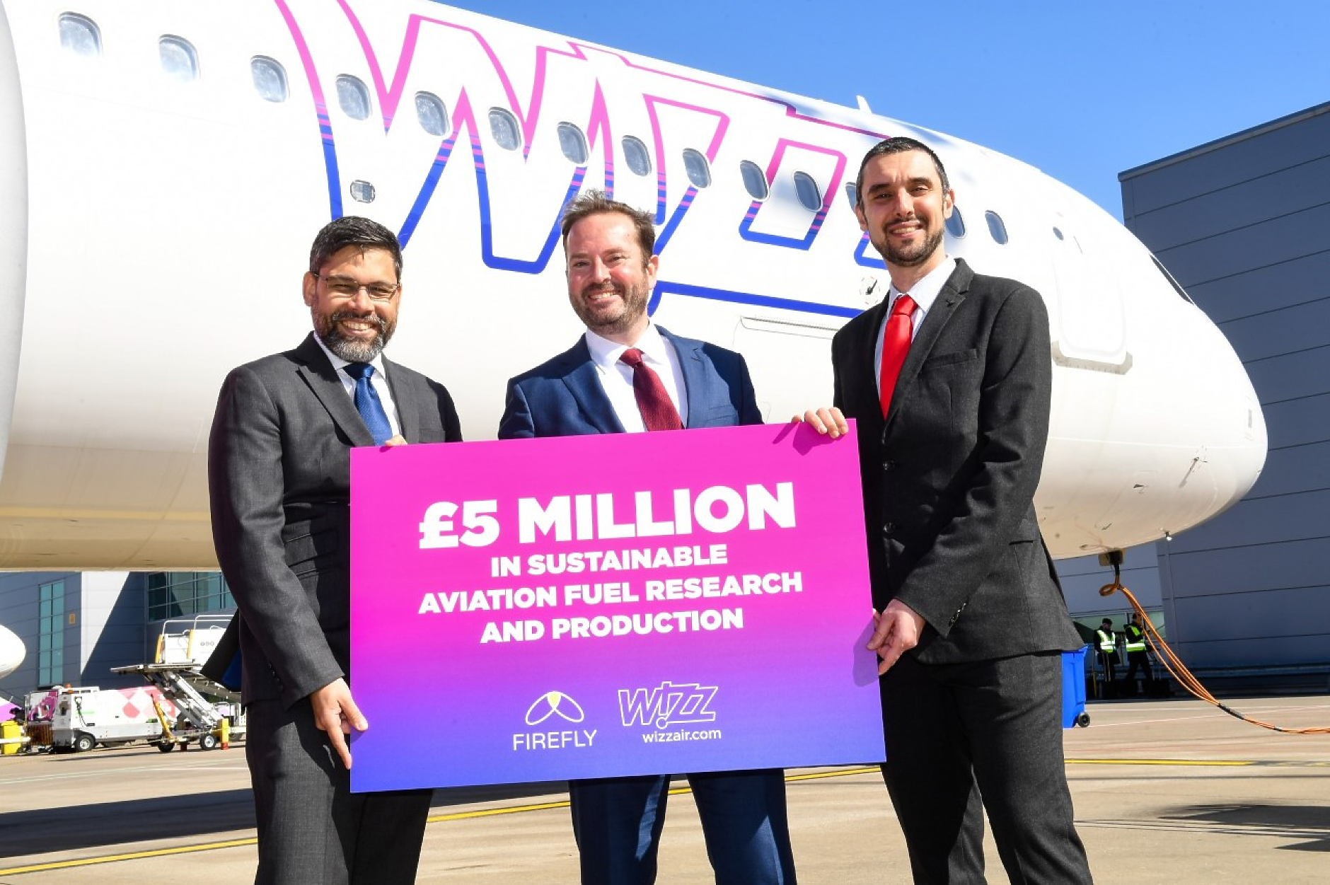 Wizz Air ще инвестира в производител на устойчиво авиационно гориво 