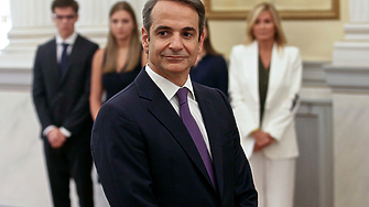 Гръцкият премиер Кириакос Мицотакис се обърна към президента Катерина Сакеларопулу