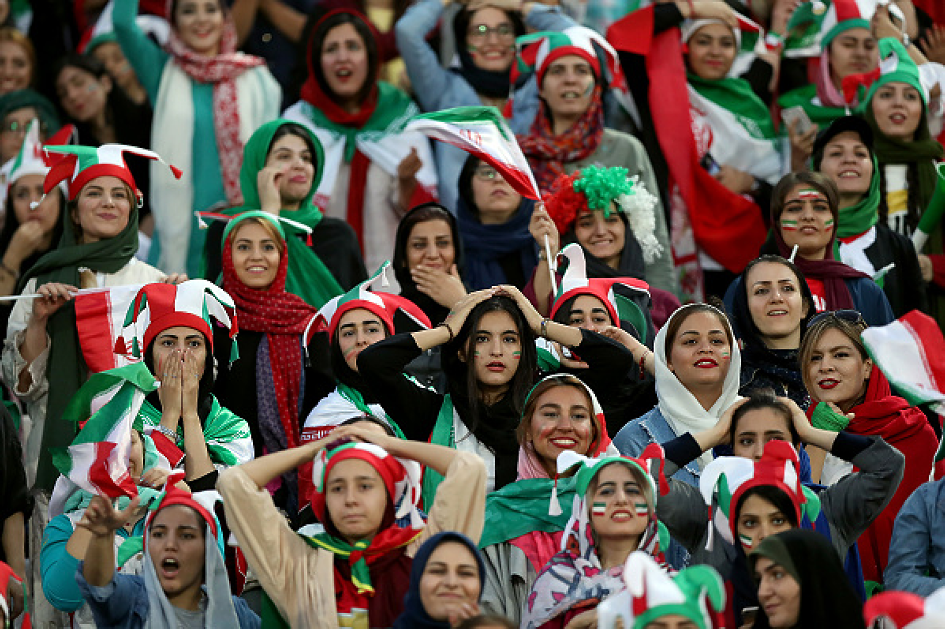 Иран ще дебне с умни камери жените за носене на хиджаб