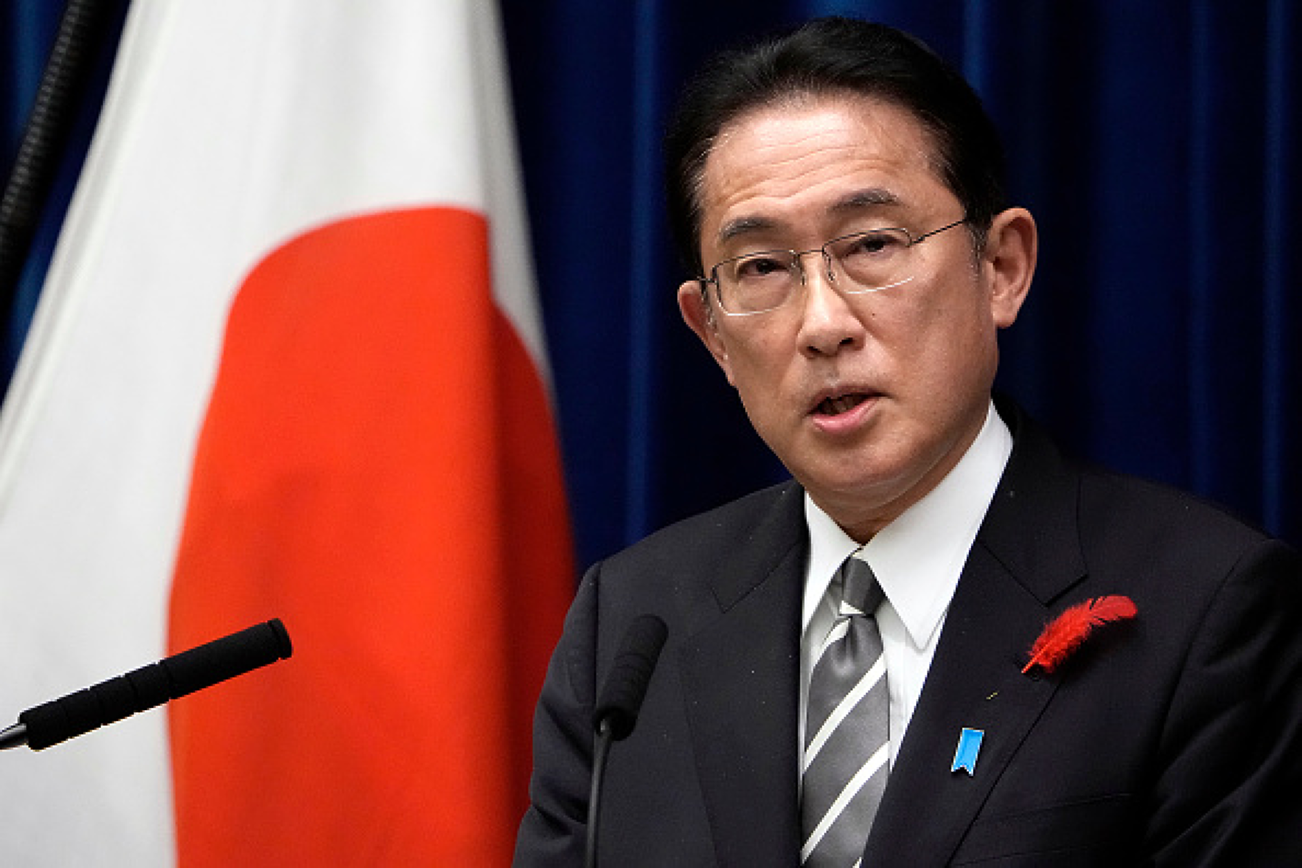 Японският премиер атакуван най-вероятно със самоделна димна бомба