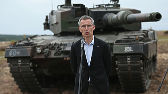 Шефът на НАТО Йенс Столтенберг на изненадваща визита в Киев