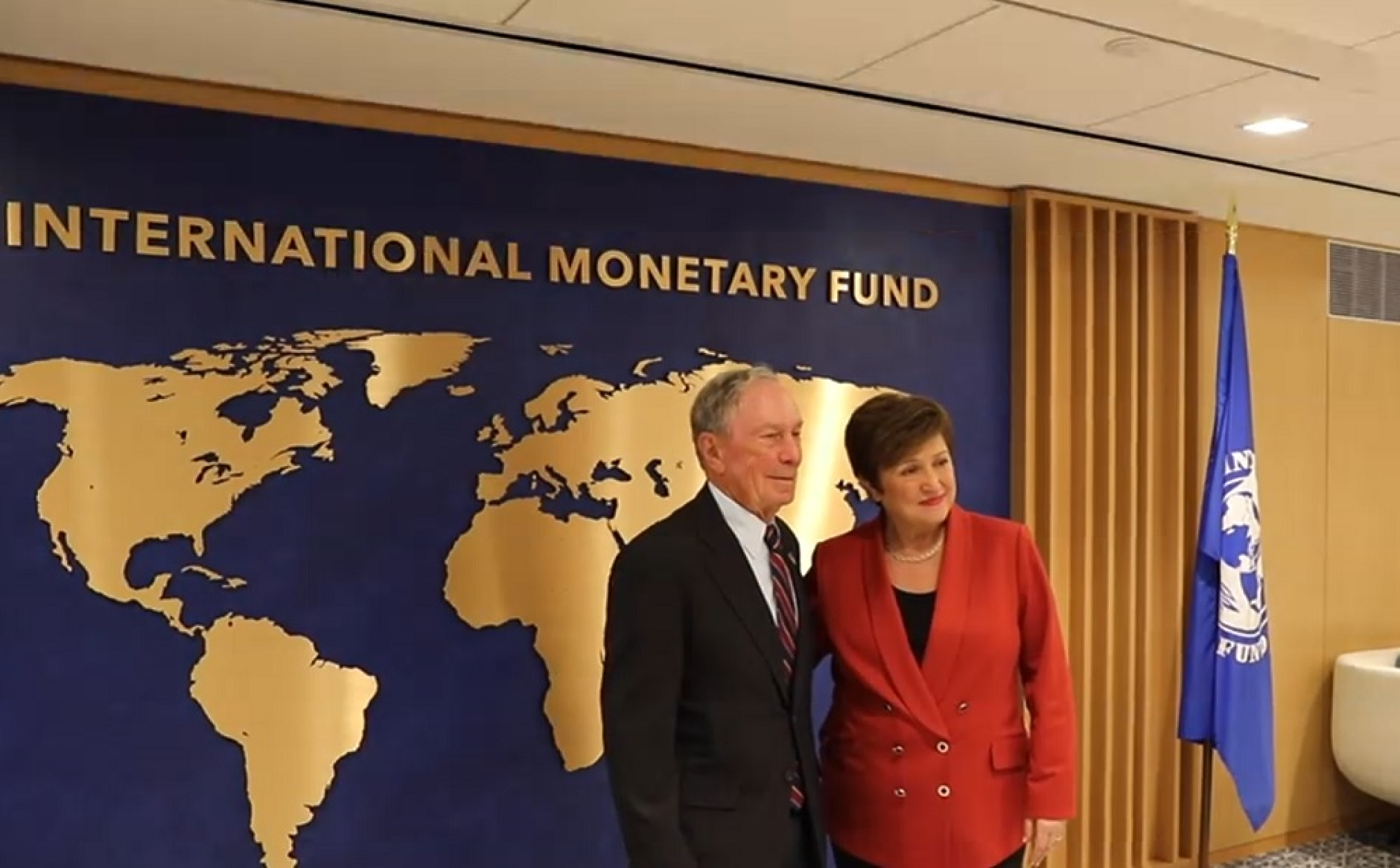 Майкъл Блумбърг отличи Кристалина Георгиева и МВФ за лидерството им в областта на климатичните промени