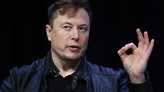 Главният изпълнителен директор на Tesla Илон Мъск твърди че работи