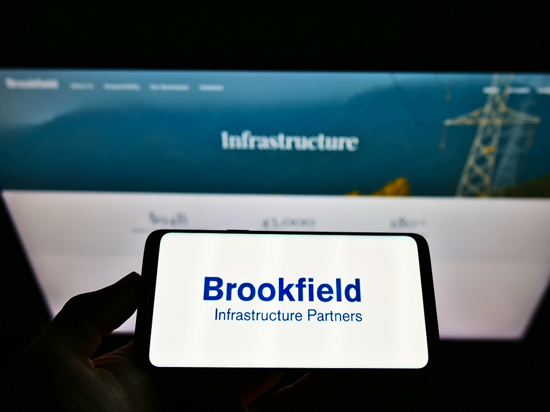 Канадската Brookfield купува за $4,7 млрд. най-големия лизингодател на контейнери  в света