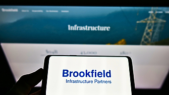 Канадската Brookfield Infrastructure Partners BIP купува Triton International Ltd най големият
