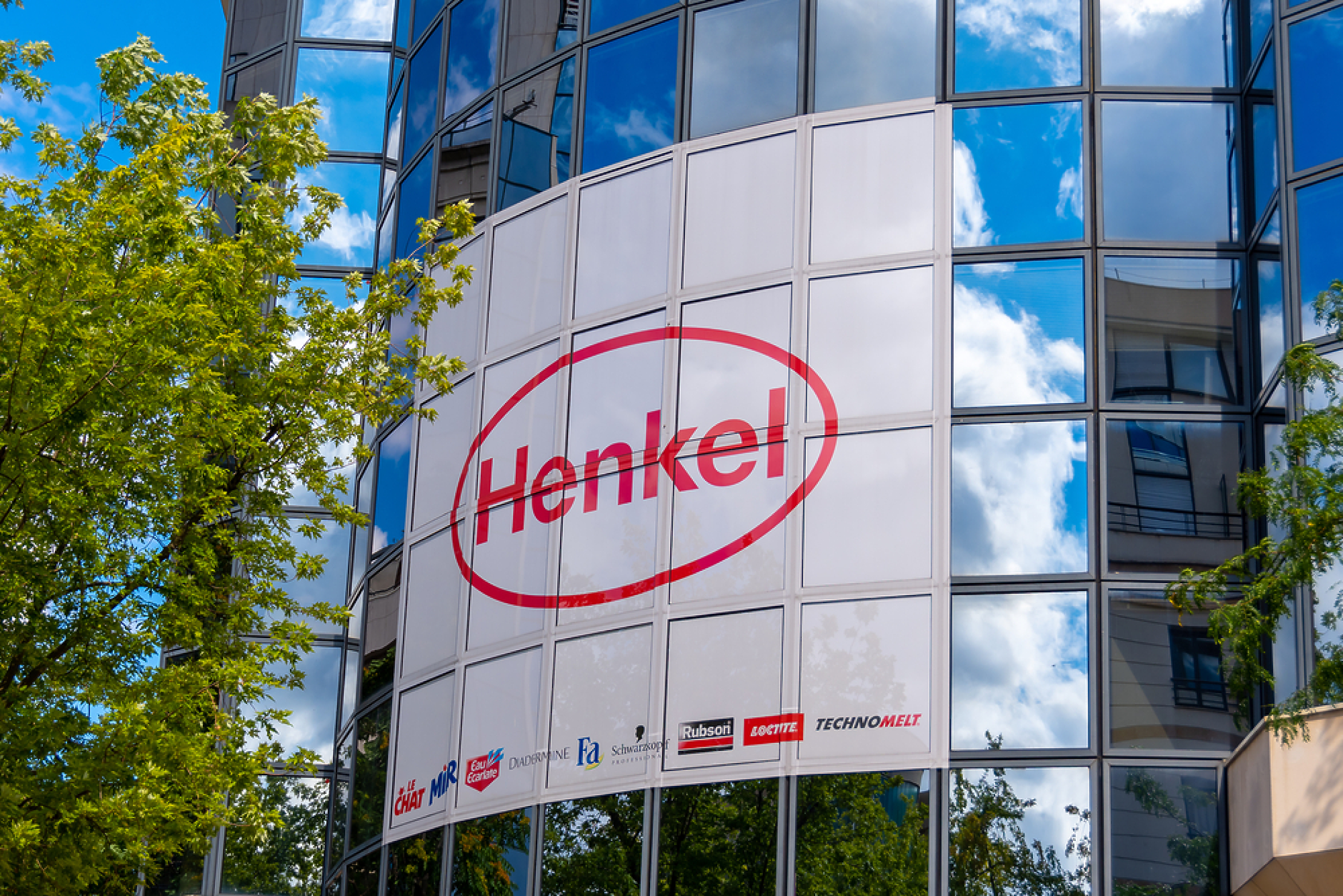 Henkel продава активи в Русия за 54 млрд. рубли