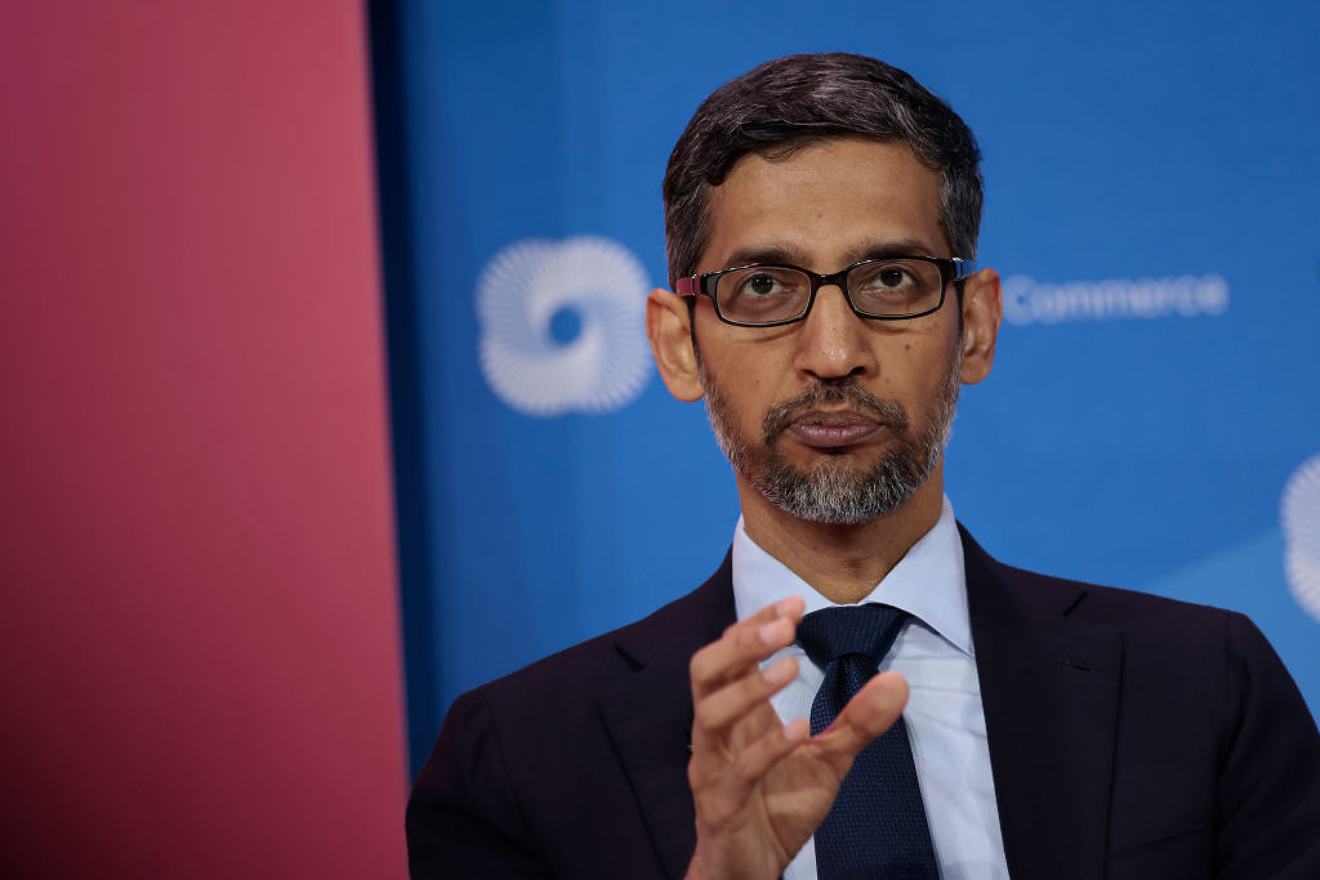 Шефът на Google призова за регулации на ИИ: Решенията не трябва да се взимат от компаниите