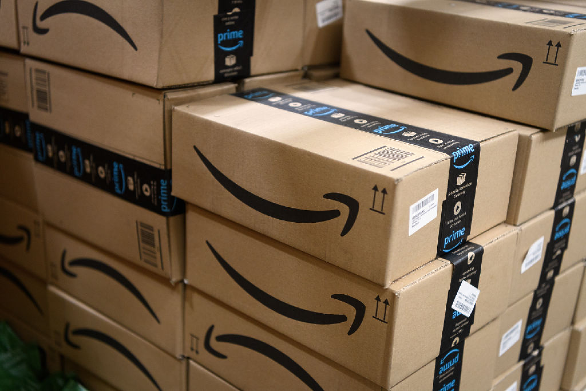Amazon ще използва ИИ за по-бързо доставяне на стоки до клиенти
