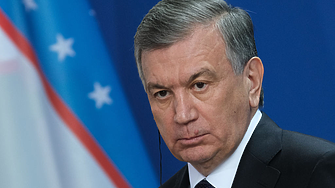 В Узбекистан се провежда референдум, който може да остави президента на власт до 2040 г.