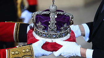Само трима на всеки десет британци смятат че монархията е