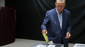 Турският президент Реджеп Тайип Ердоган води на президентските избори според