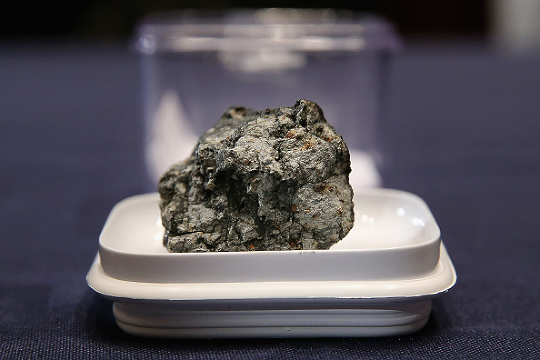 Метеорит падна в спалнята на жилище в американския щат Ню Джърси 