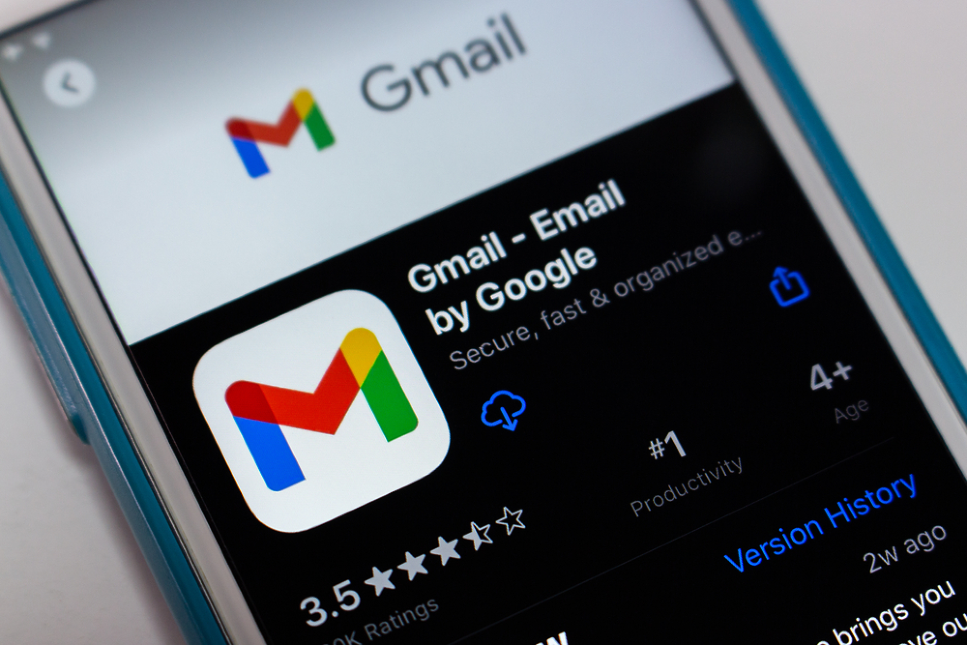 Gmail започна да поставя синя отметка на някои акаунти