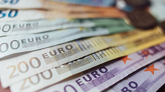 Курсът на еврото повиши в сутрешната търговия във Франкфурт Това