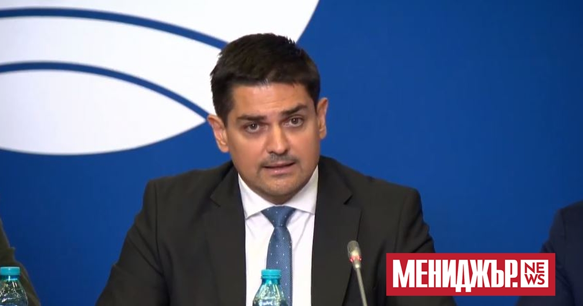 Радостин Василев напуска парламентарната група на ПП-ДБ. Това съобщи лично той