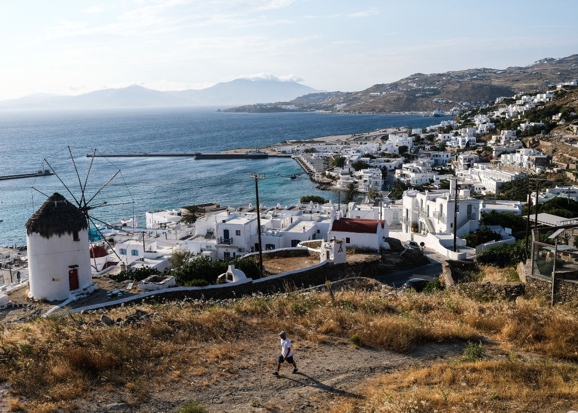 В Гърция разрушават незаконно построени сгради на остров Миконос
