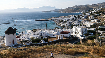 Гръцките власти предприеха решителни действия срещу незаконното строителство на остров