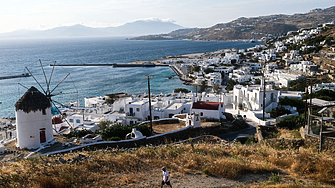 В Гърция разрушават незаконно построени сгради на остров Миконос