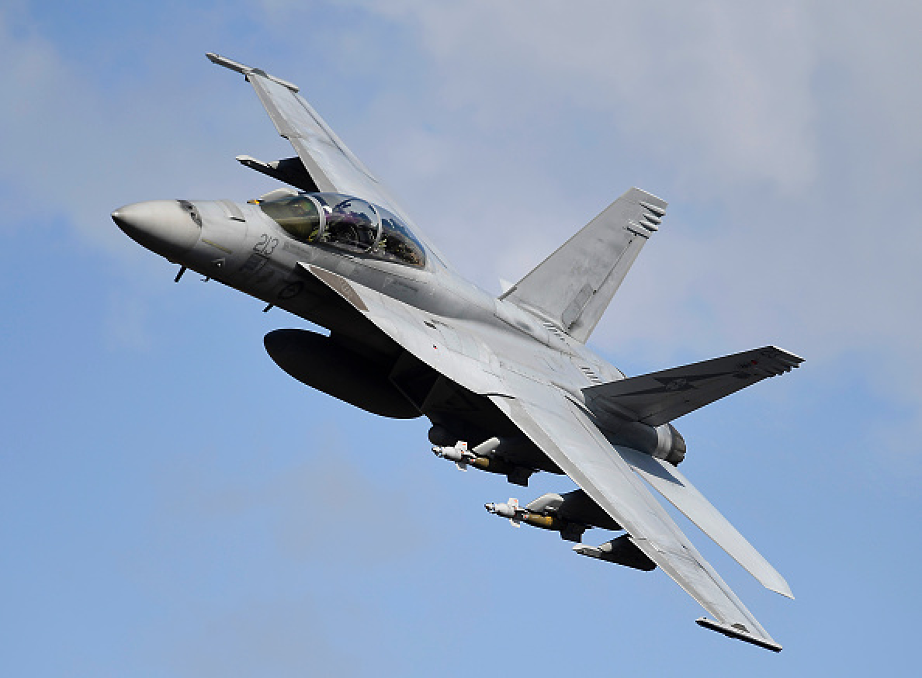 Изтребител  F-18 се разби в Испания