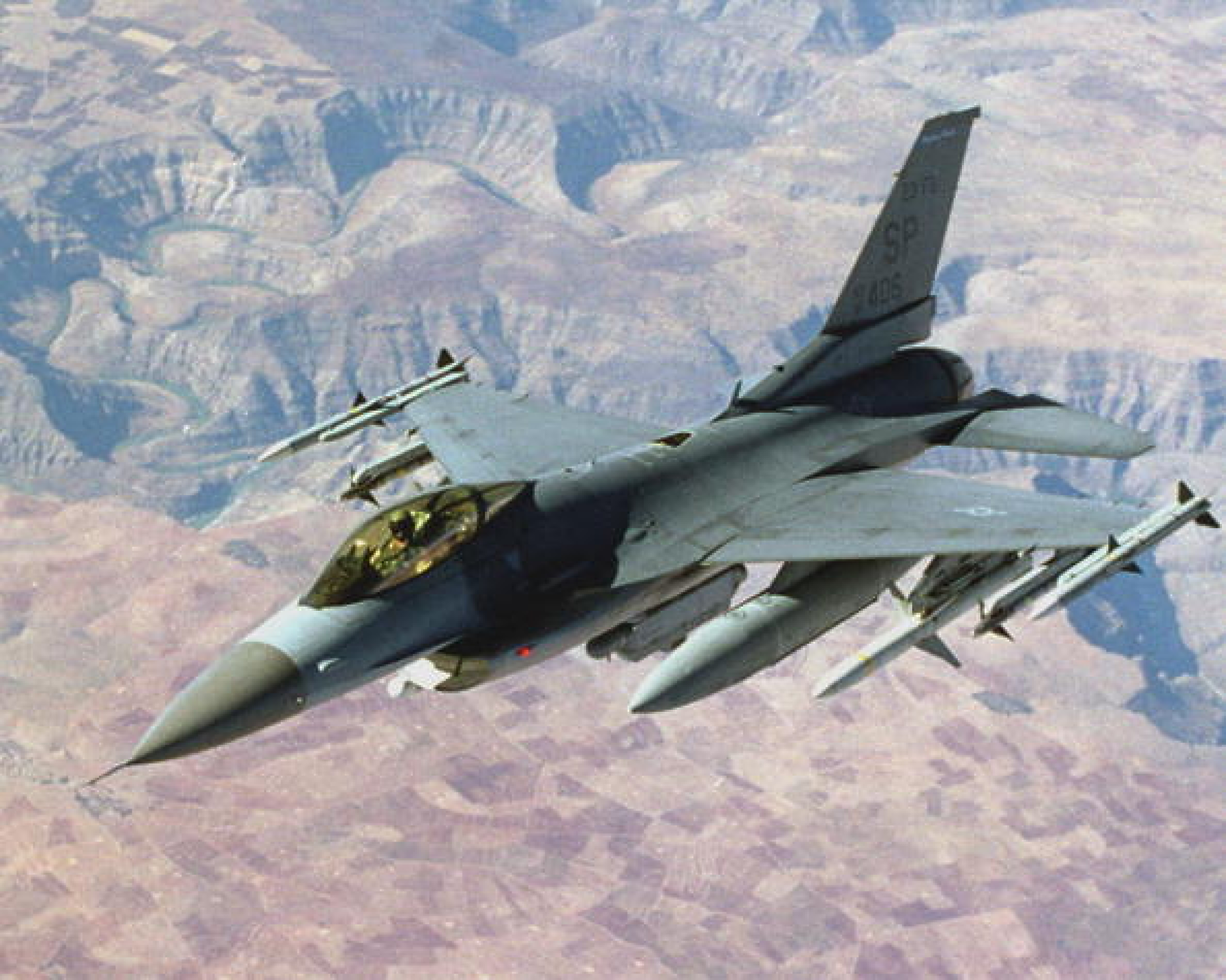 CNN: САЩ ще разрешат на съюзниците си да доставят изтребители F-16 на Украйна