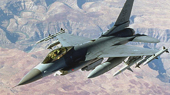 CNN: САЩ ще разрешат на съюзниците си да доставят изтребители F-16 на Украйна